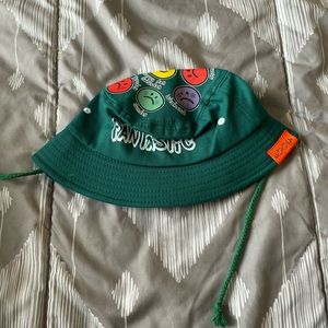 Bucket hat